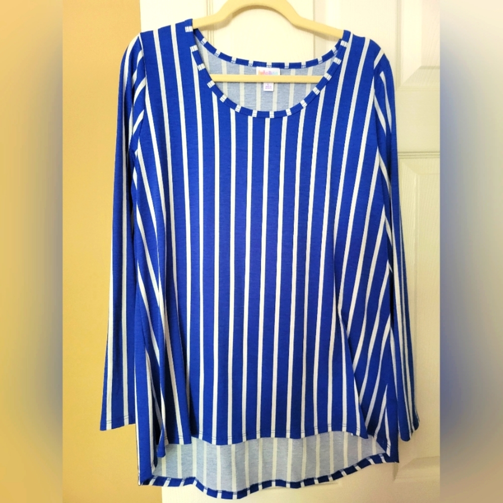 Lularoe Lynnae top